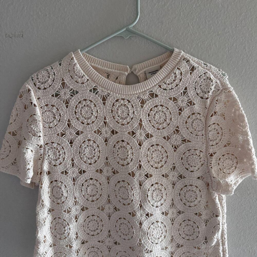 Abercrombie fitch cream crochet